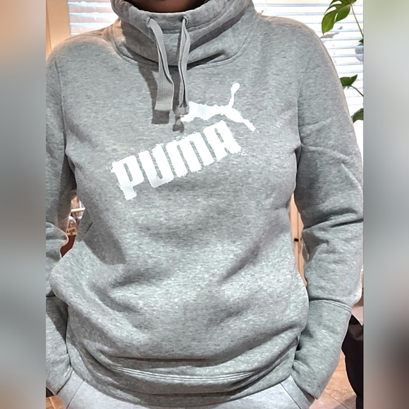 Puma sweater - Picture 1 of 2